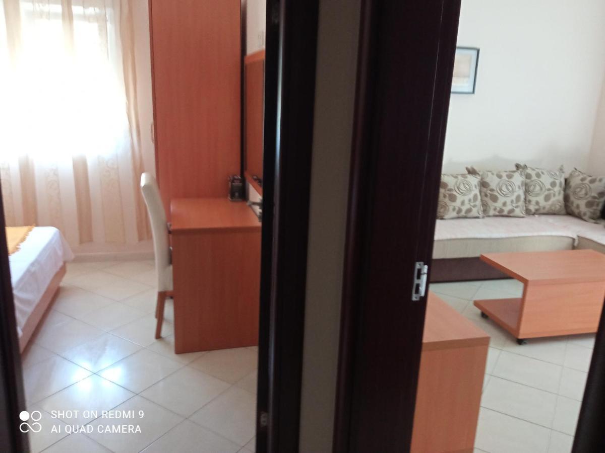Apartmani Lux Sea Утеха Екстериор снимка