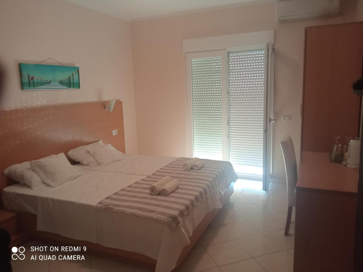 Apartmani Lux Sea Утеха Екстериор снимка