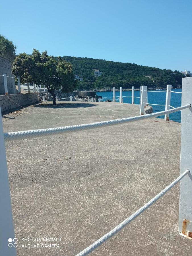 Apartmani Lux Sea Утеха Екстериор снимка