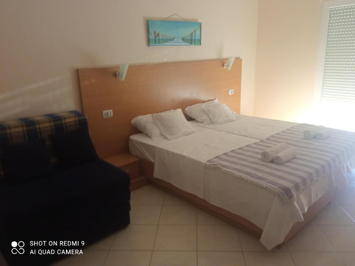 Apartmani Lux Sea Утеха Екстериор снимка