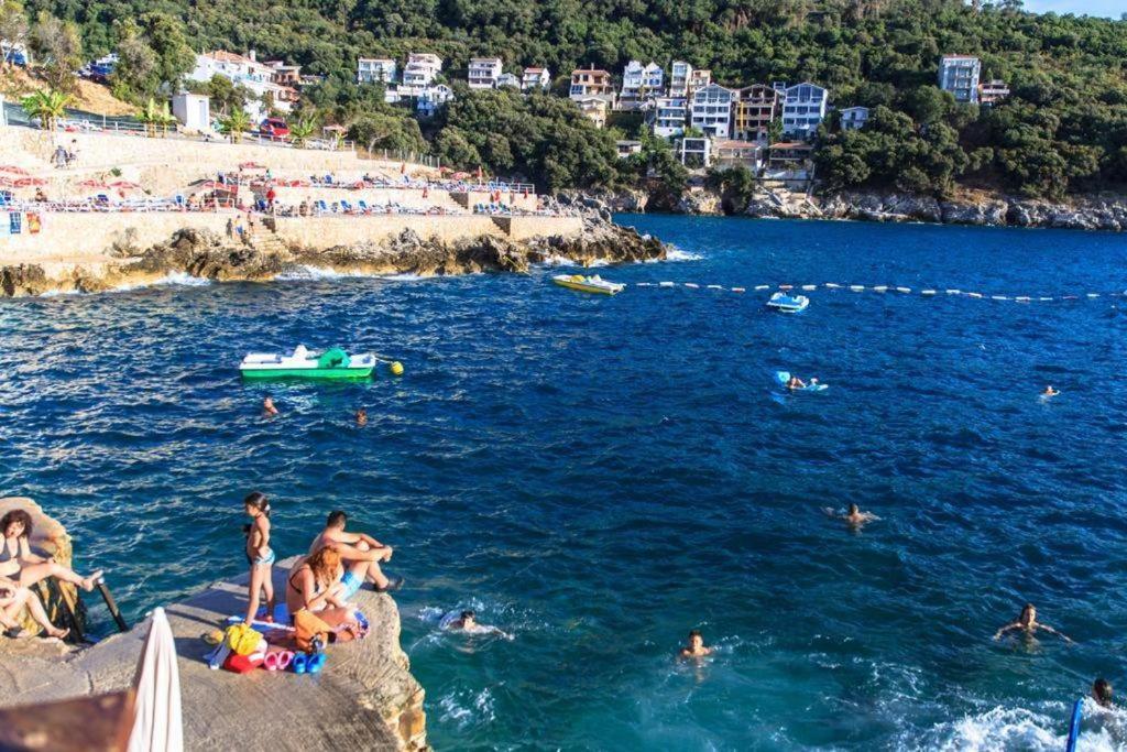 Apartmani Lux Sea Утеха Екстериор снимка