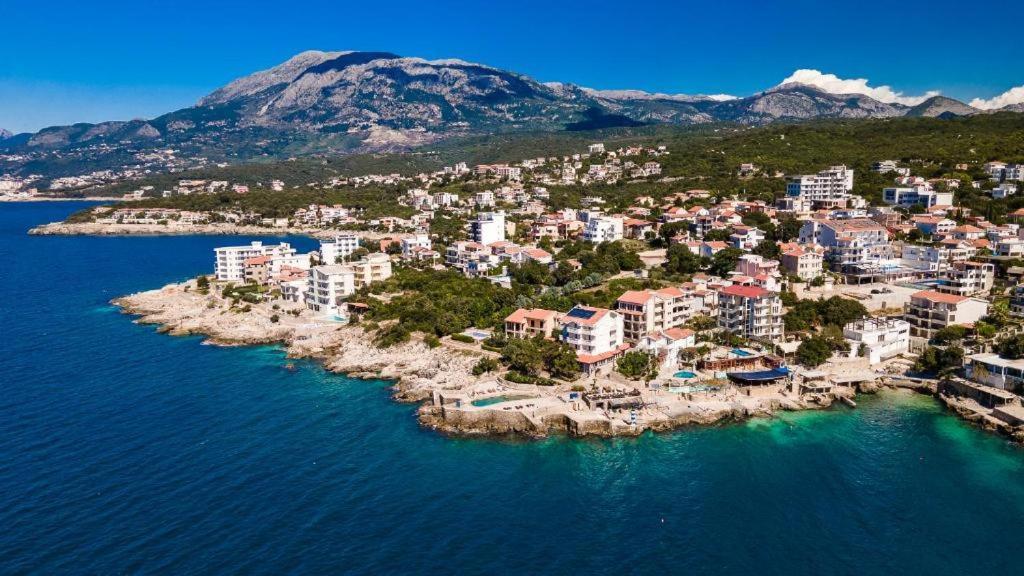 Apartmani Lux Sea Утеха Екстериор снимка