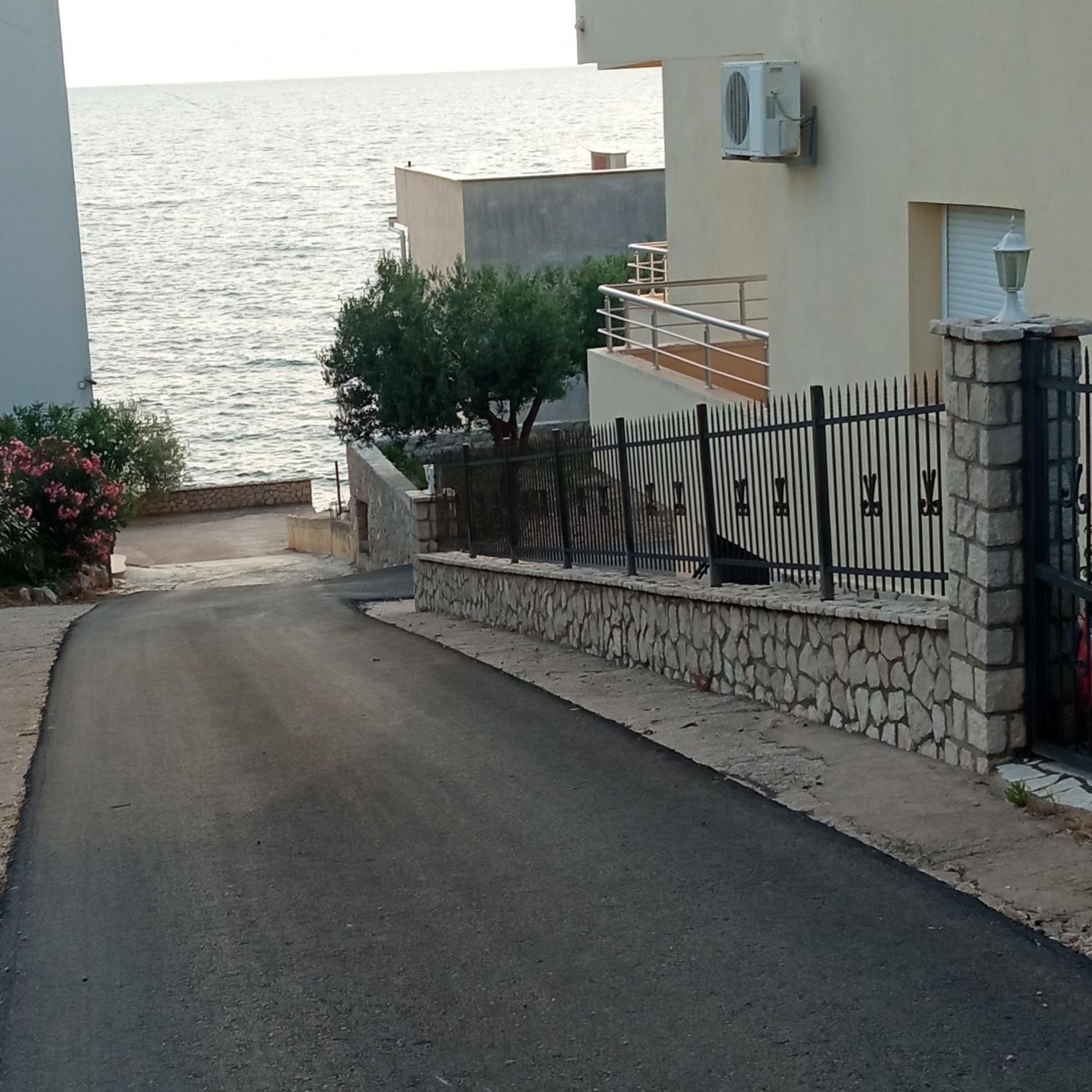 Apartmani Lux Sea Утеха Екстериор снимка
